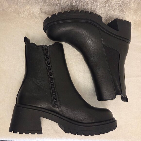 NWOT Sugar Women’s Black Abruzzi Lug Sole Zippered Ankle Boots - 7.5 - Picture 6 of 14